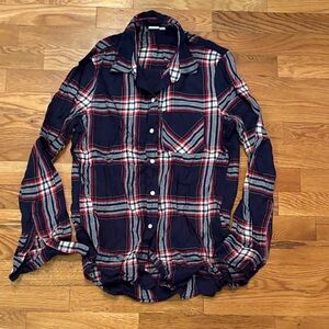 EUC. Women’s GAP Plaid Button-Up Shirt
